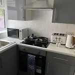 3-Bed House Close To Goodison Park, Liverpool