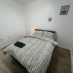 Smart Tv Wm With Sofa Bed Free Parking