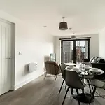 Stunning 2 Bedroom Apartment In Liverpool W Views