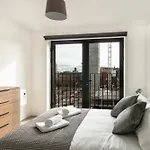 Stunning 2 Bedroom Apartment In Liverpool W Views