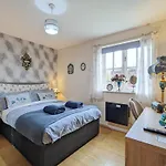 Vintage 3-Bed City Centre Gem Free Parking