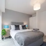 Stylish 2-Bedroom Apartment