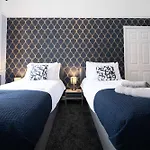 Stylish 1-Bed Flat In Liverpool