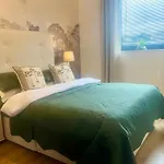 Award Winning Large Stylish 3 Bedroom City Centre Apartment Free Secure Parking