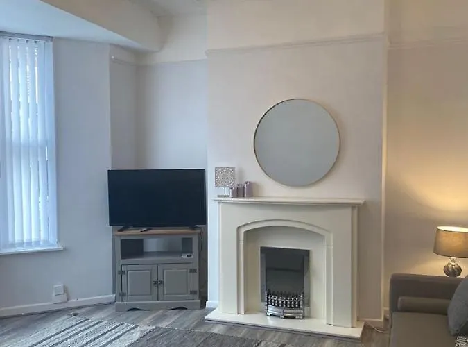 Anfield House Superbly Located For Football/City