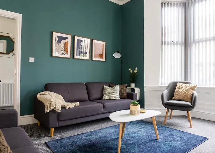 Conningsby House - Air Host & Stay - 6 Bedrooms In Anfield
