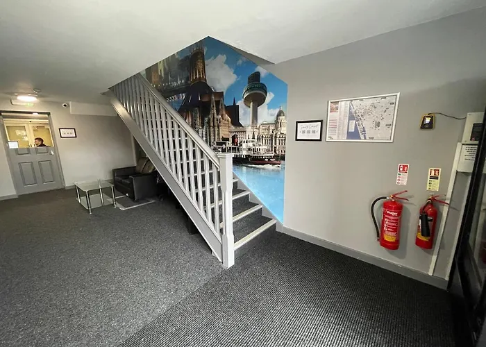 Hosted By Ryan - 2 Bedroom Apartment