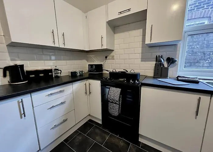 *Hot* Fantastic 3/4 Beds Town House In Anfield Stadium