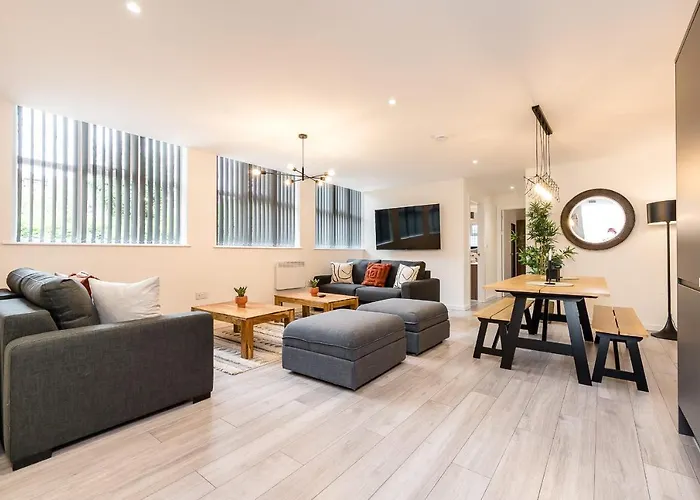 Host & Stay - The Rodney Courtyard