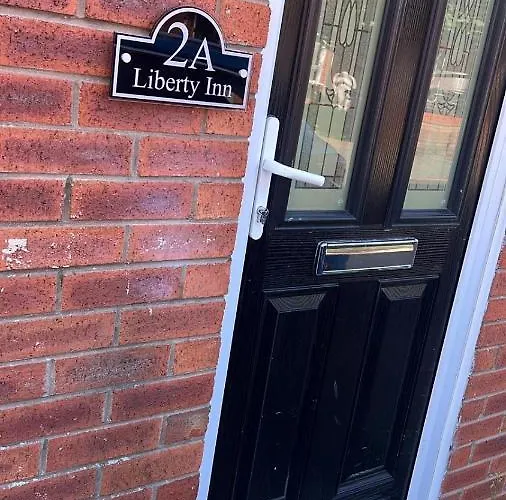 Liberty Inn 4 Bed 2 Bathroom Sharing House For 12 People