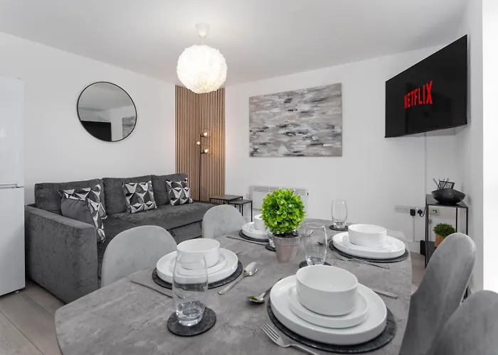 Flexible 2-Bed Near Stadiums Free Parking