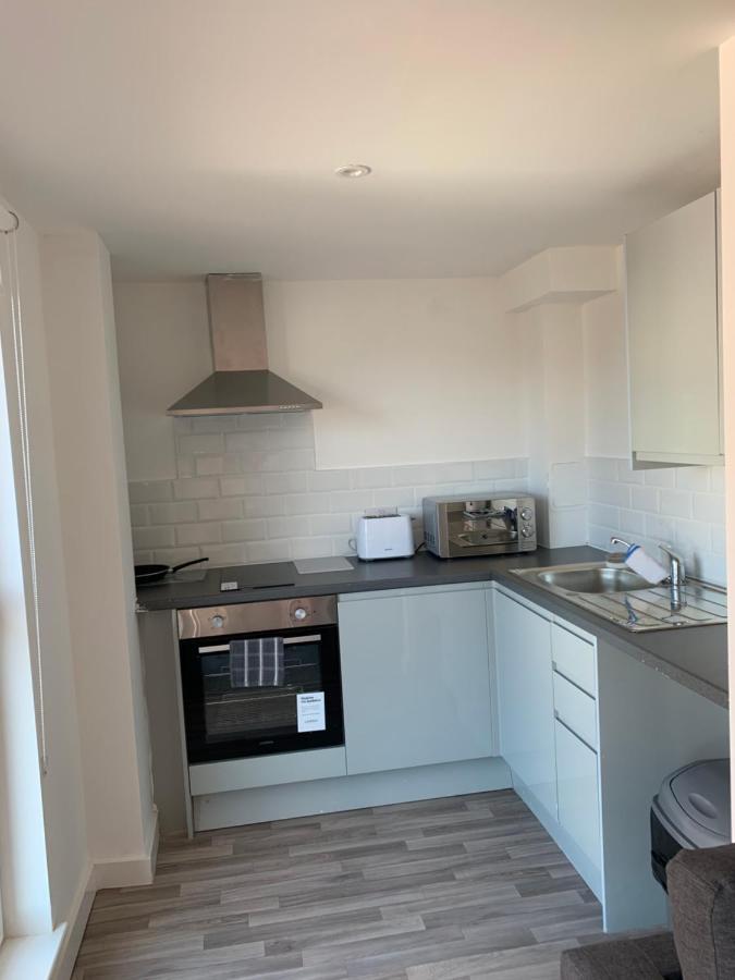 Wolstenholme Square Apartment *