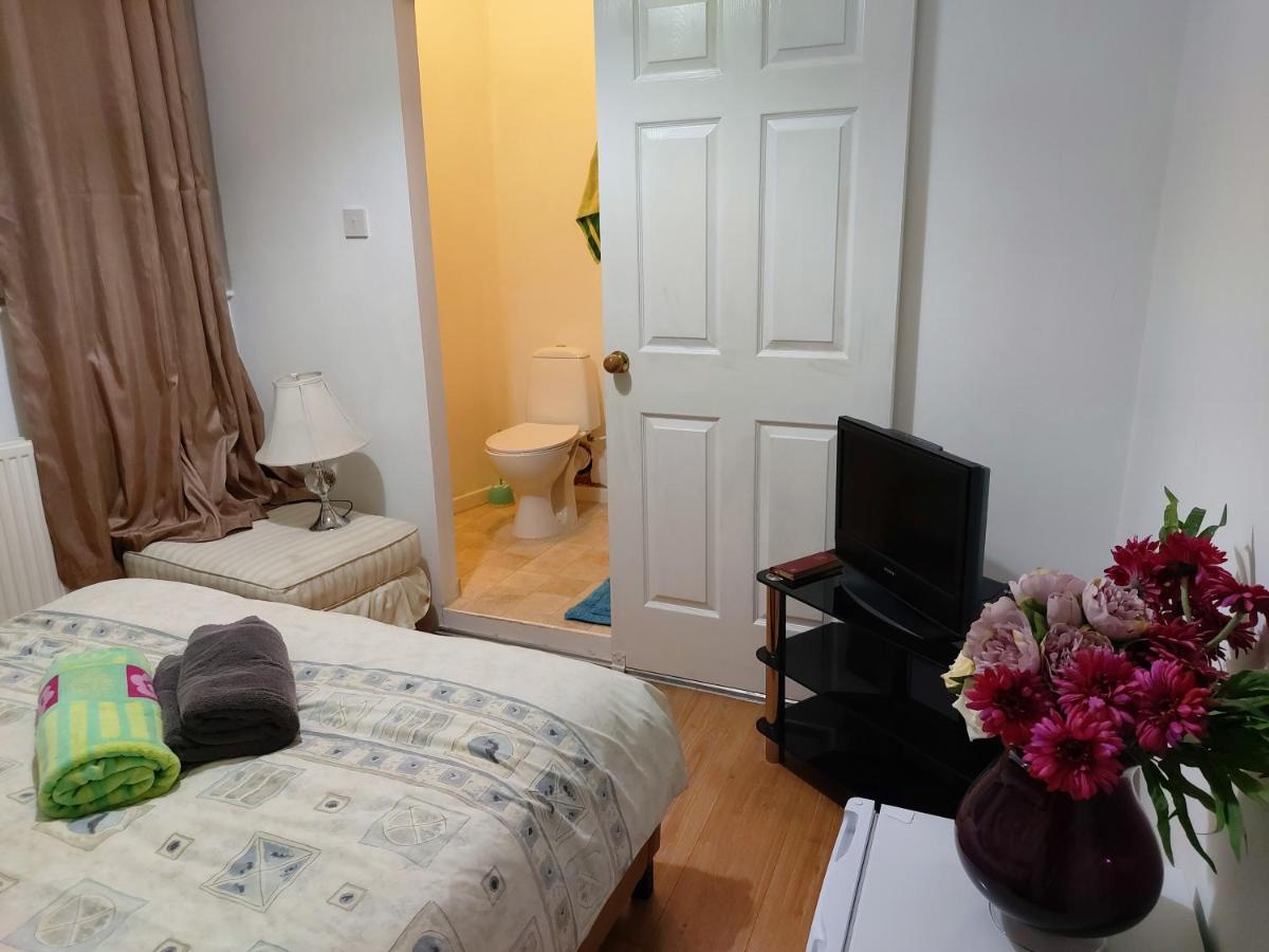 Spacious Double In Anfield *