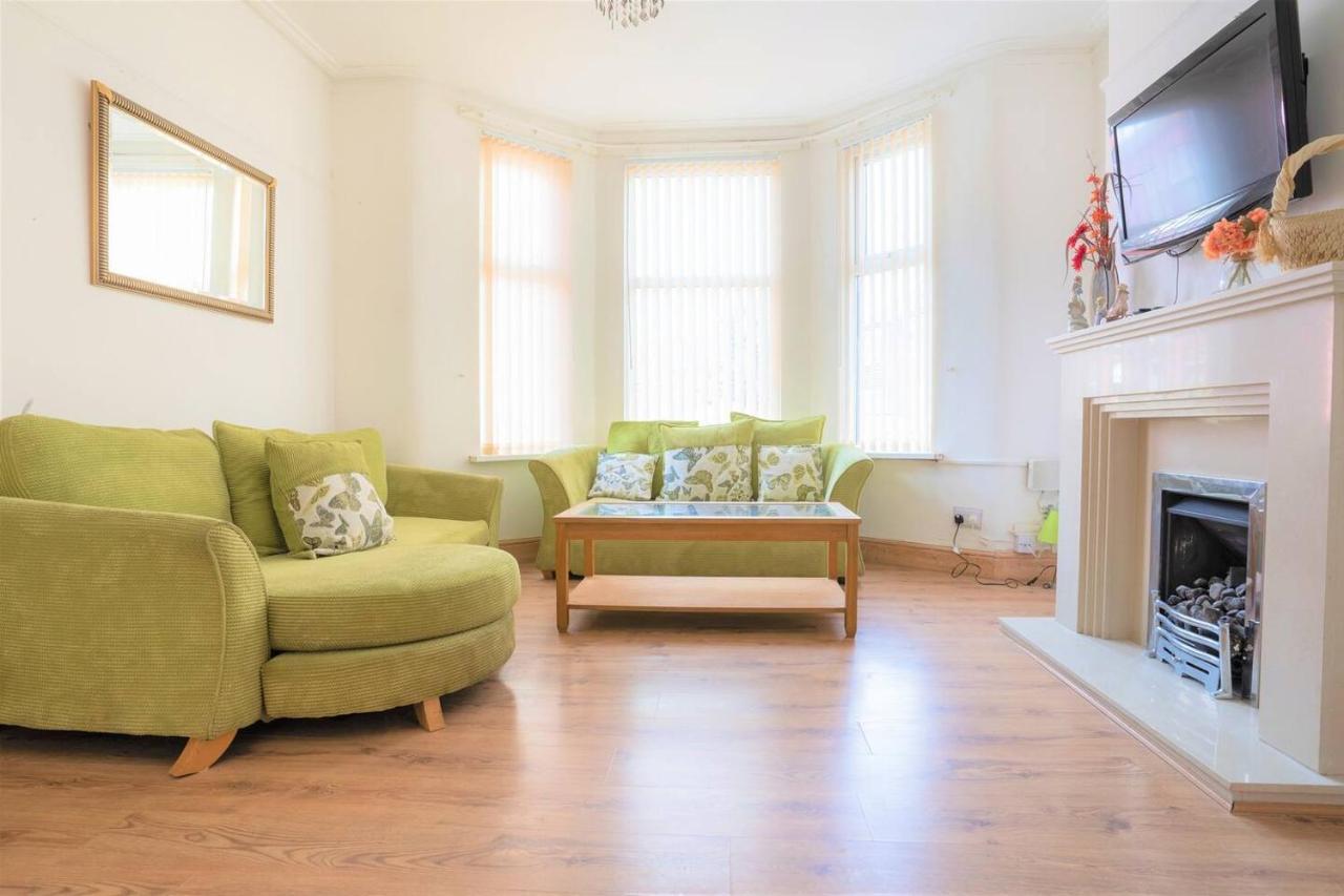 Holiday home Charming 4-bed Pet Friendly House In