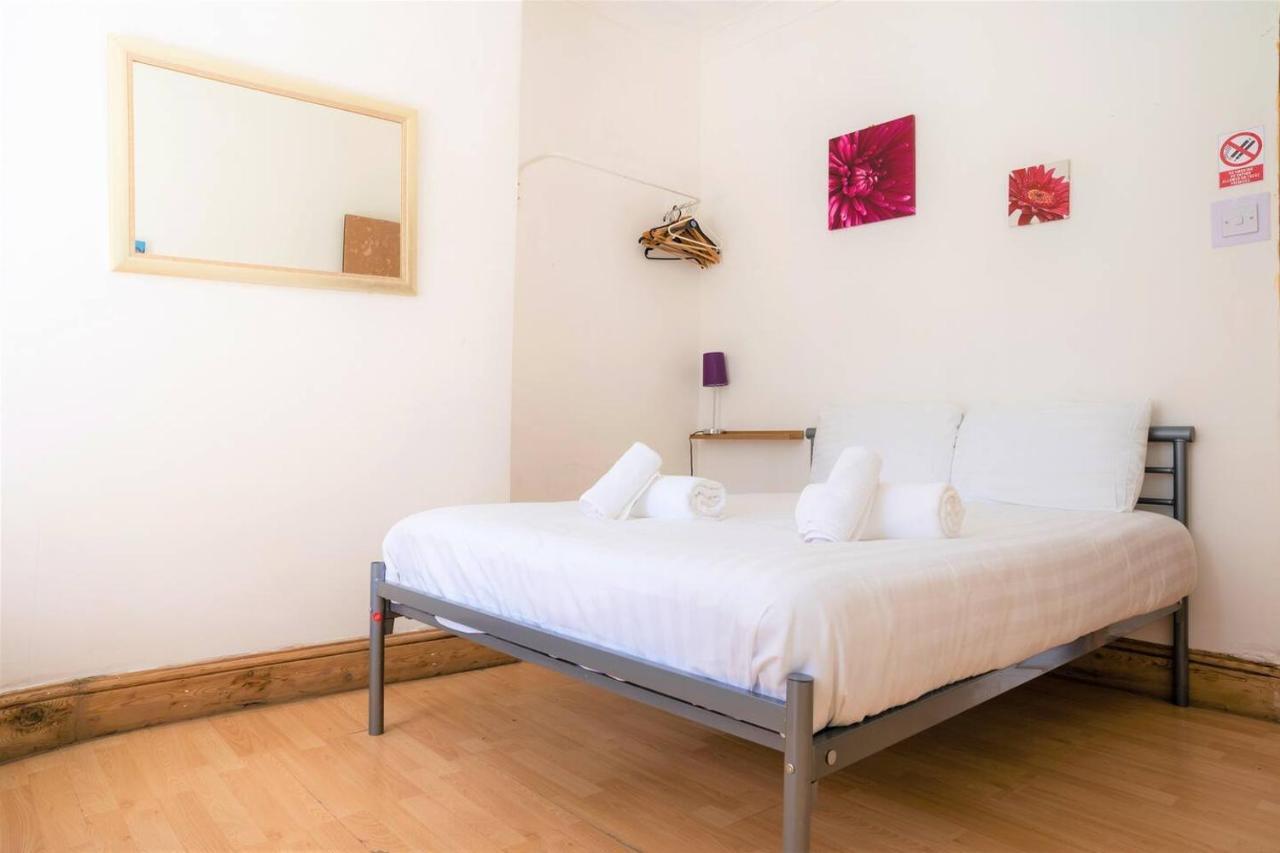 Charming 4-bed Pet Friendly House In *