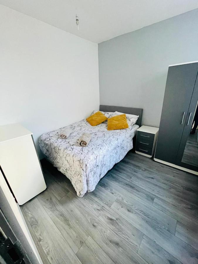Apartment Woodcroft Short Lets