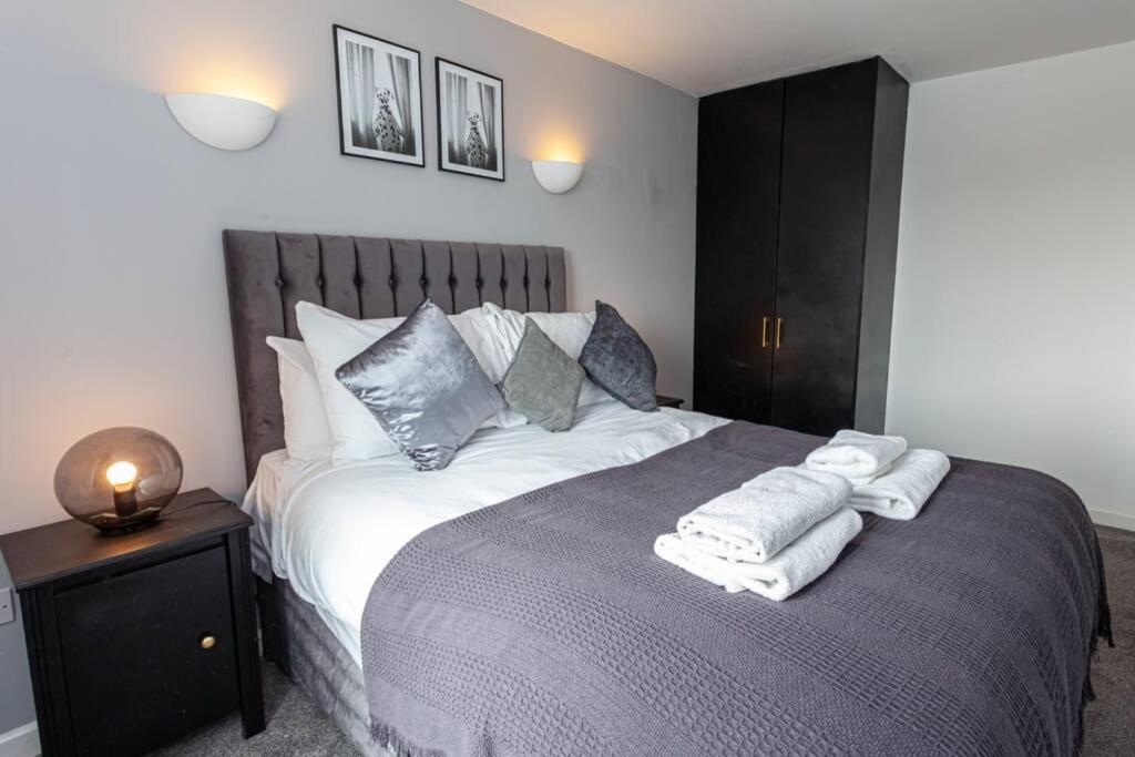 Apartment 2br Gorgeous Near Cc *