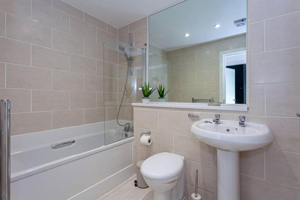 2br Gorgeous Near Cc Apartment
