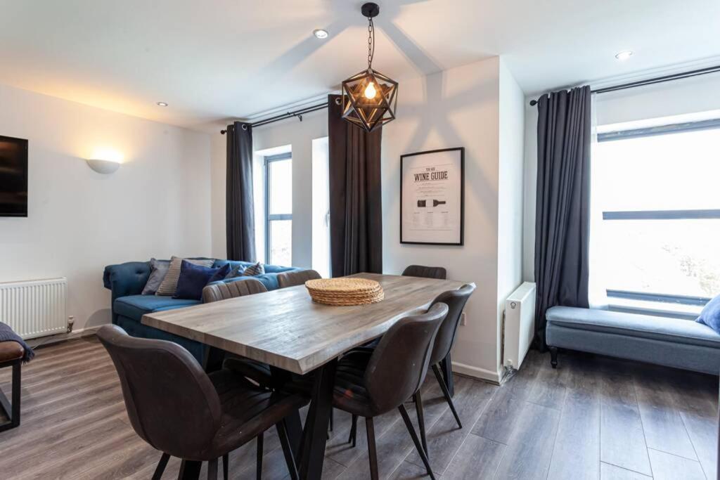 Apartment 2br Gorgeous Near Cc *