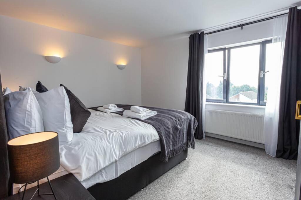 2br Gorgeous Near Cc * Liverpool