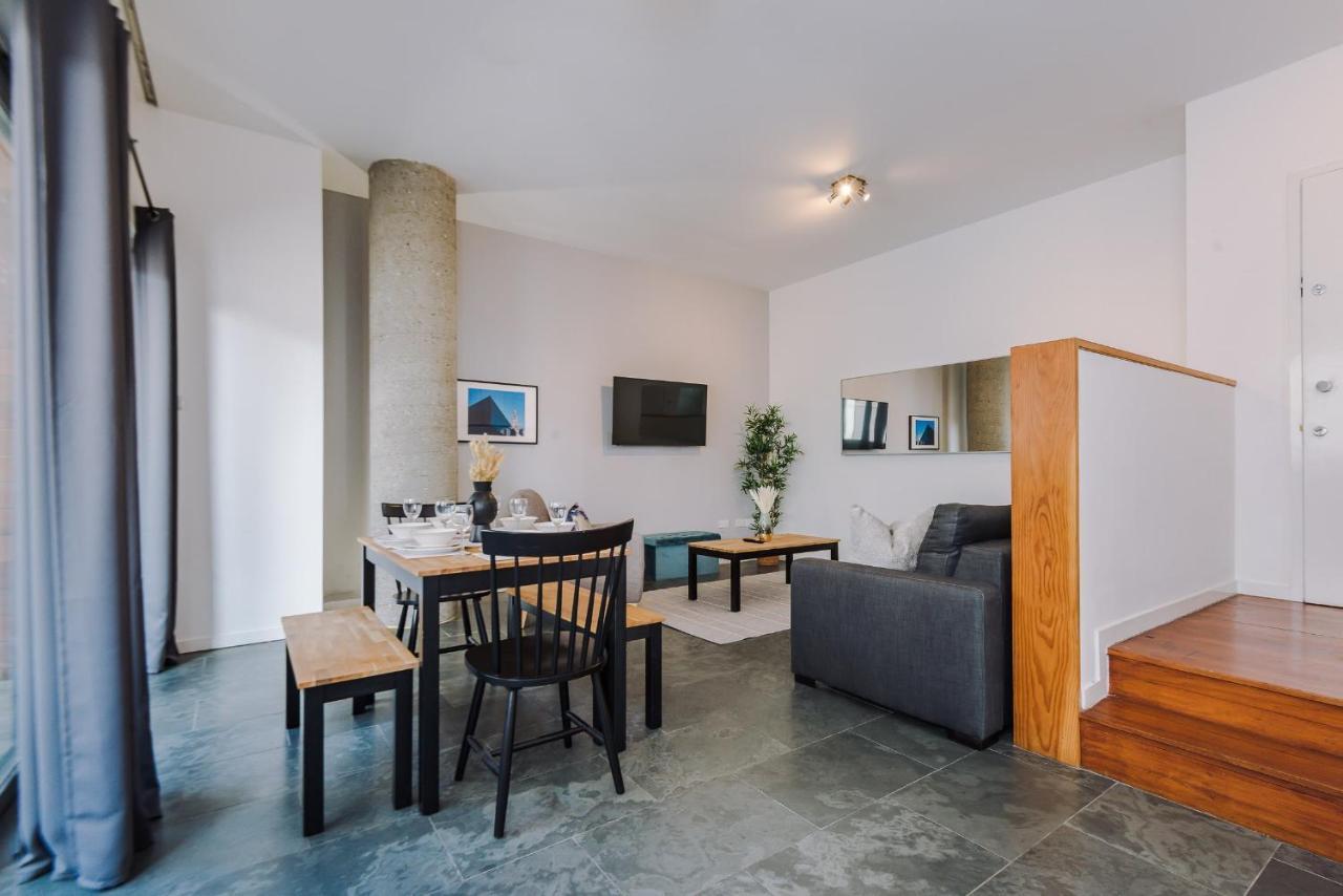 Beautiful 2 Bed Apartment - Super Central - Recently Renovated - Sleeps 8 Liverpool