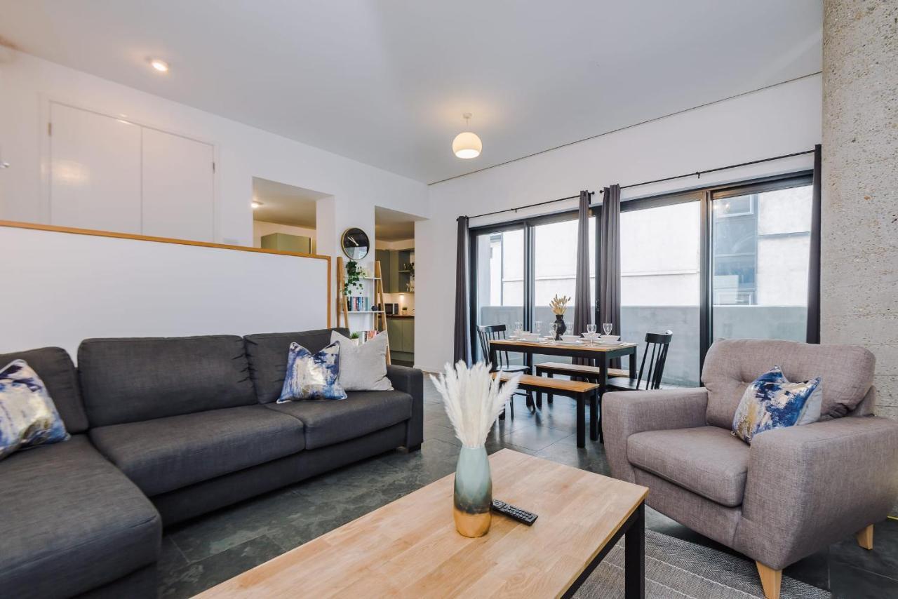 Holiday home Beautiful 2 Bed Apartment - Super Central - Recently Renovated - Sleeps 8 Liverpool