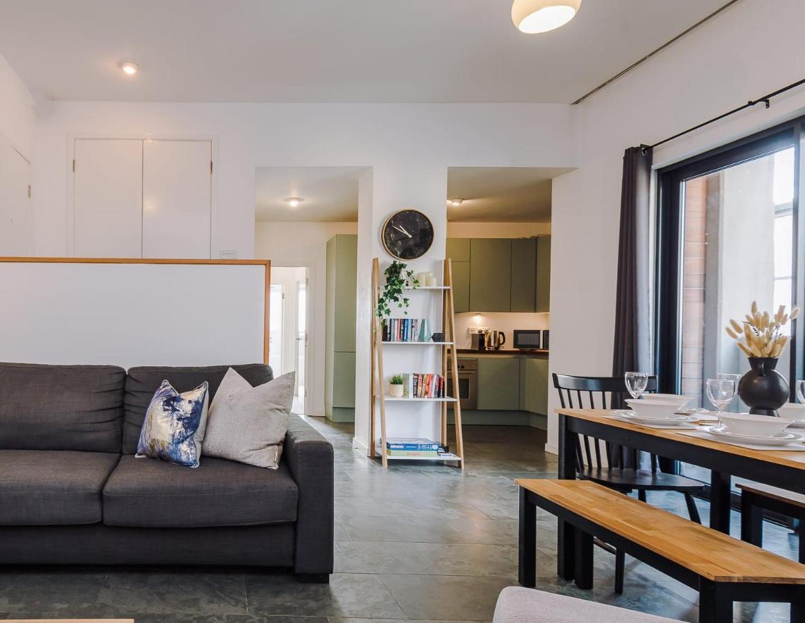 Beautiful 2 Bed Apartment - Super Central - Recently Renovated - Sleeps 8 * Liverpool