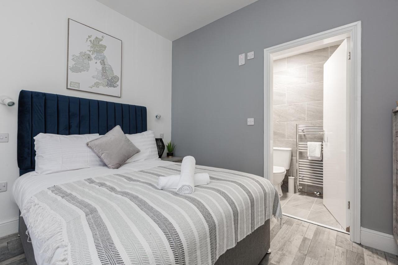 Apartment Oakfield Road
