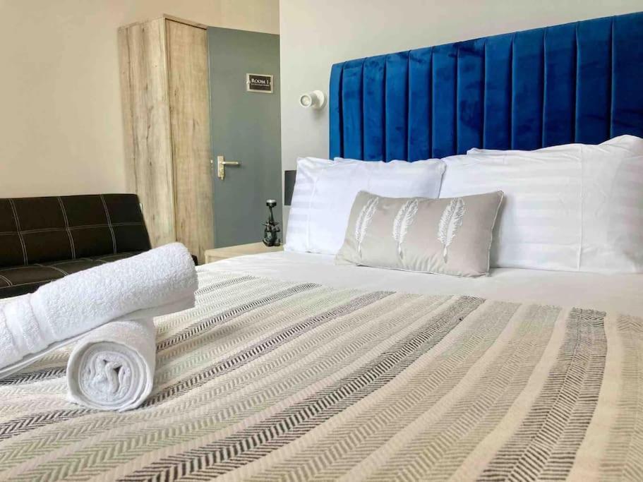 Oakfield Road Apartment