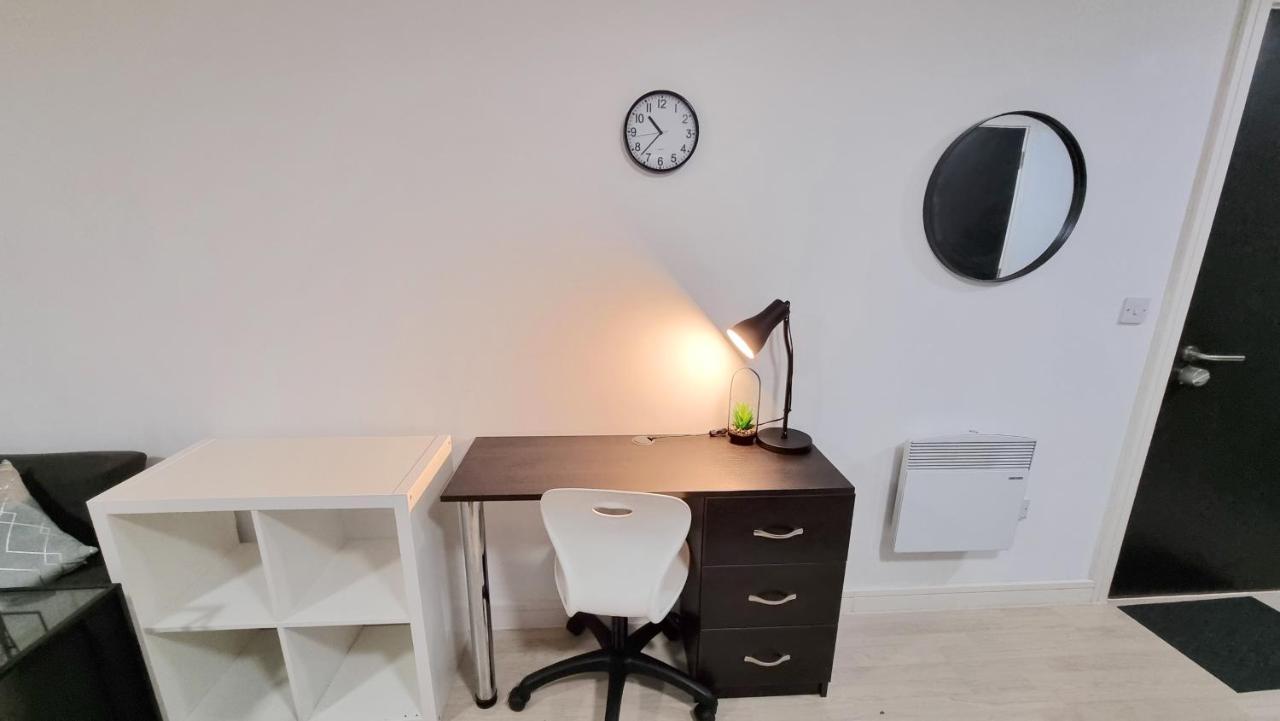 Spacious City Studio / Wifi / Parking *