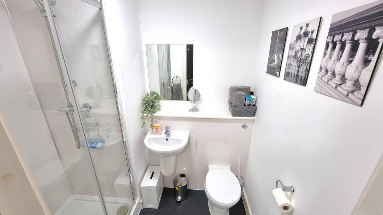 Spacious City Studio / Wifi / Parking Apartment Liverpool