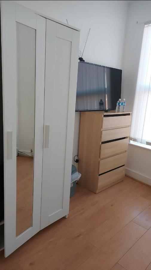 Spacious Double In Anfield *