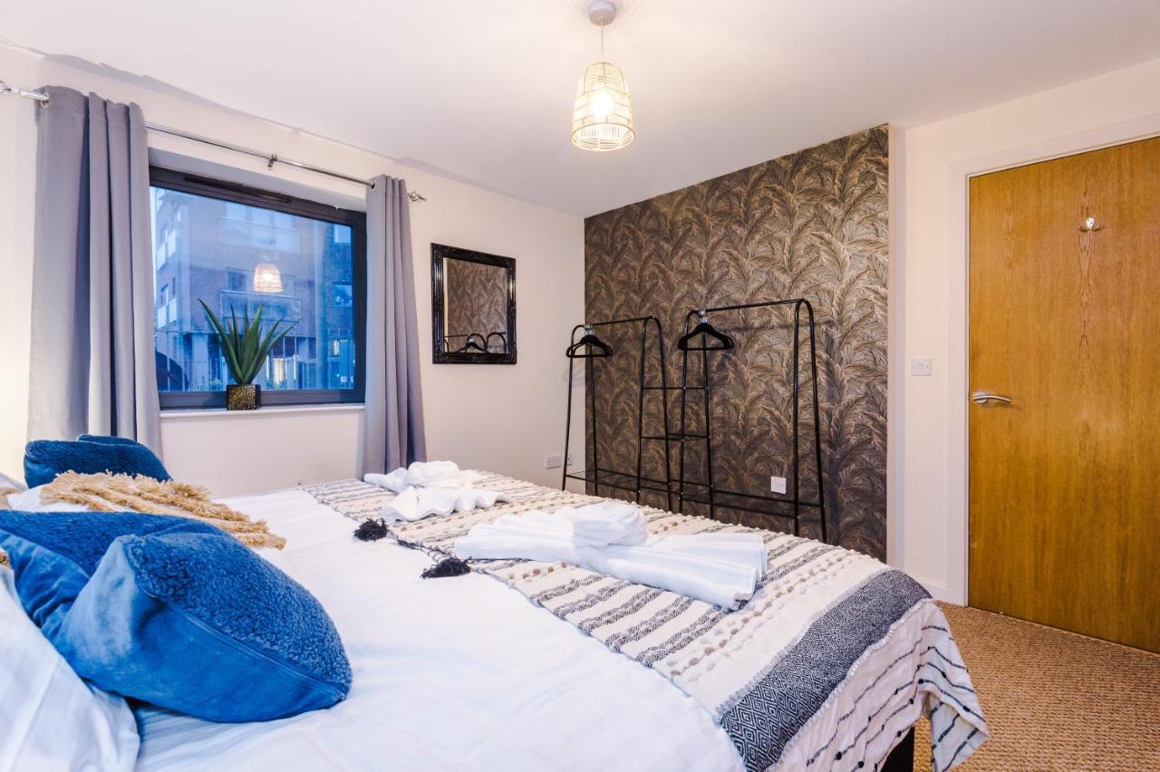 Apartment Lovely 2-bed *free Parking *pool Table *
