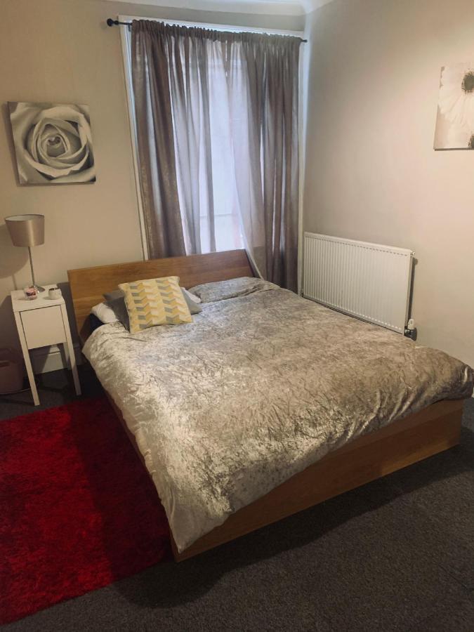 Lovely Spacious 2 Bedroom Apart Georgian Quarter *