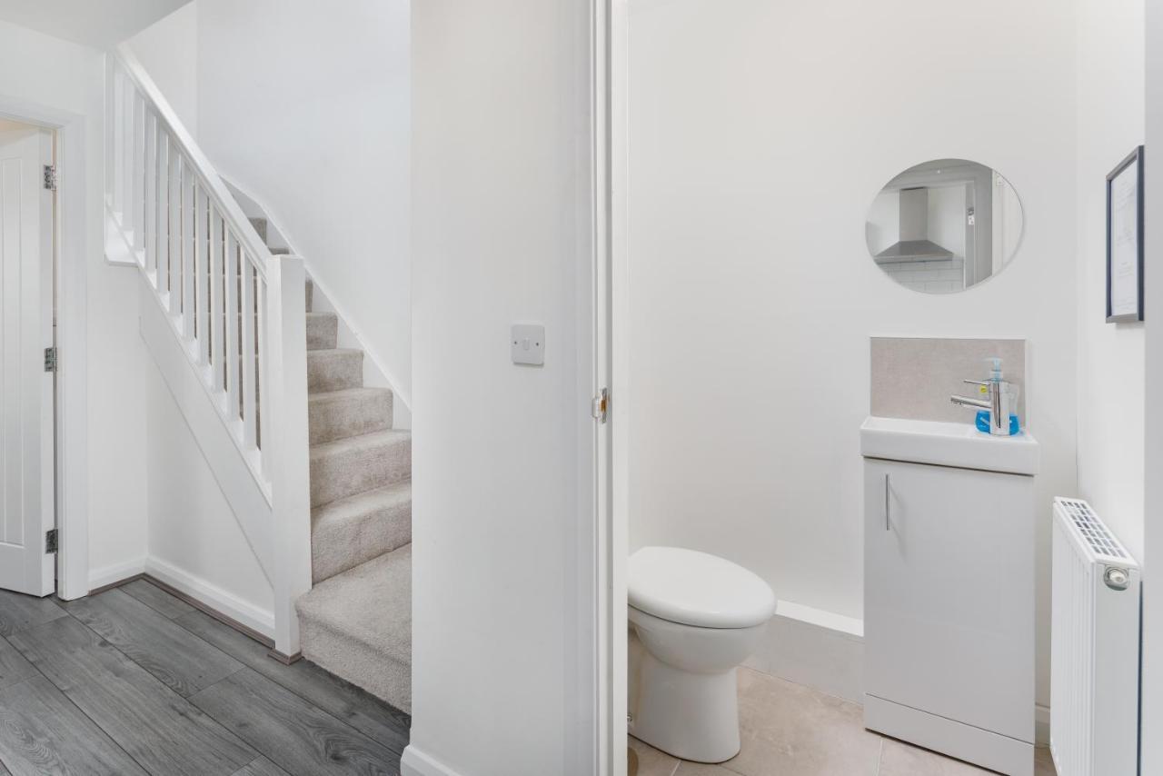 Homely New Build House With Anfield Stadium View