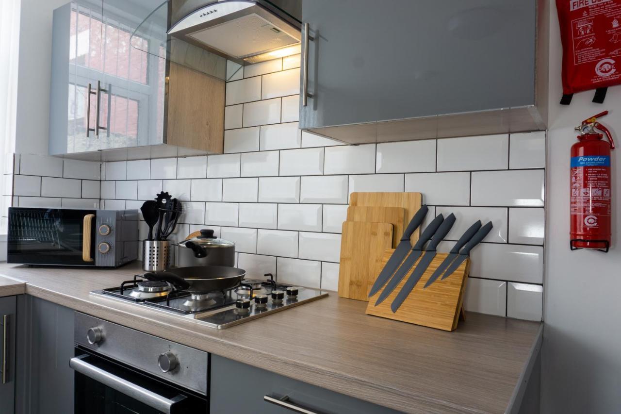 Conningsby House - Air Host & - 6 Bedrooms In Anfield Holiday home