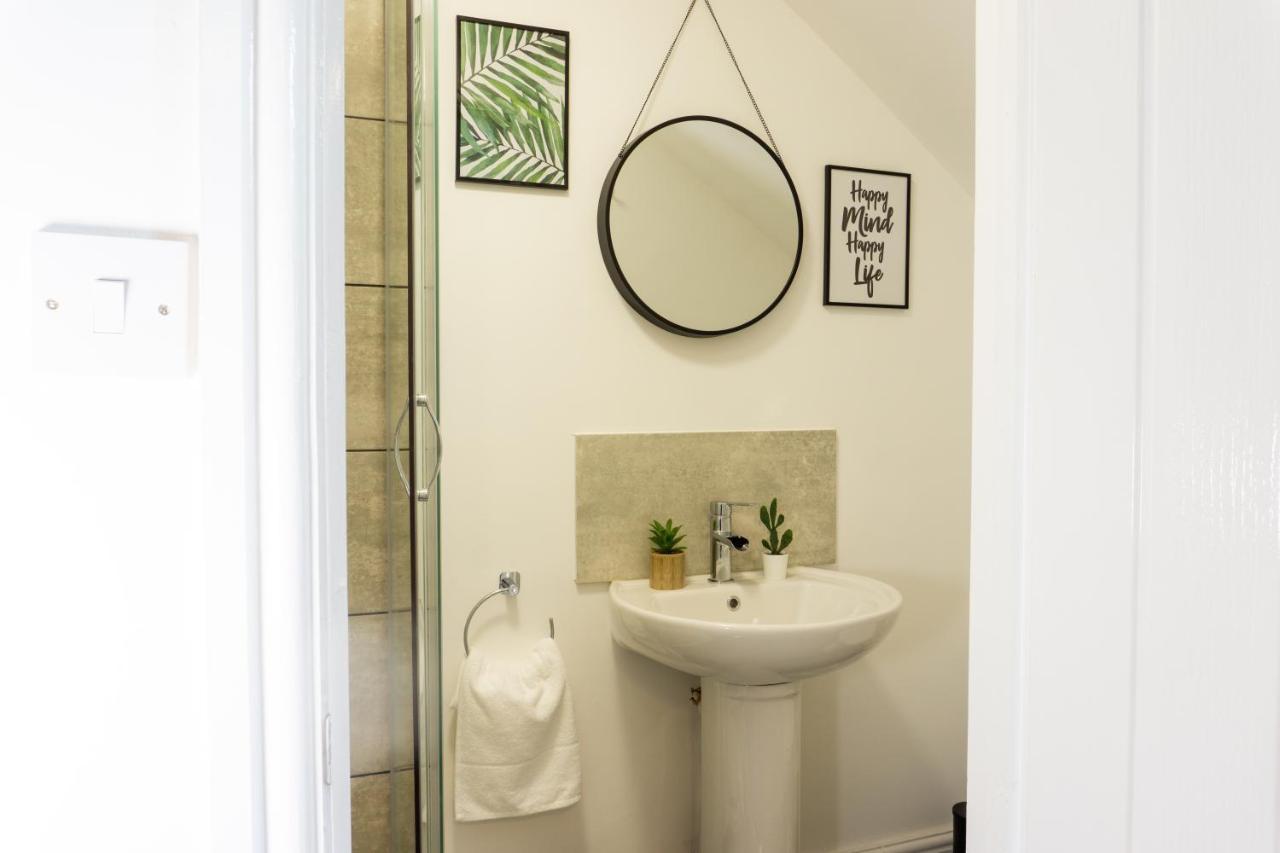 Conningsby House - Air Host & - 6 Bedrooms In Anfield Holiday home
