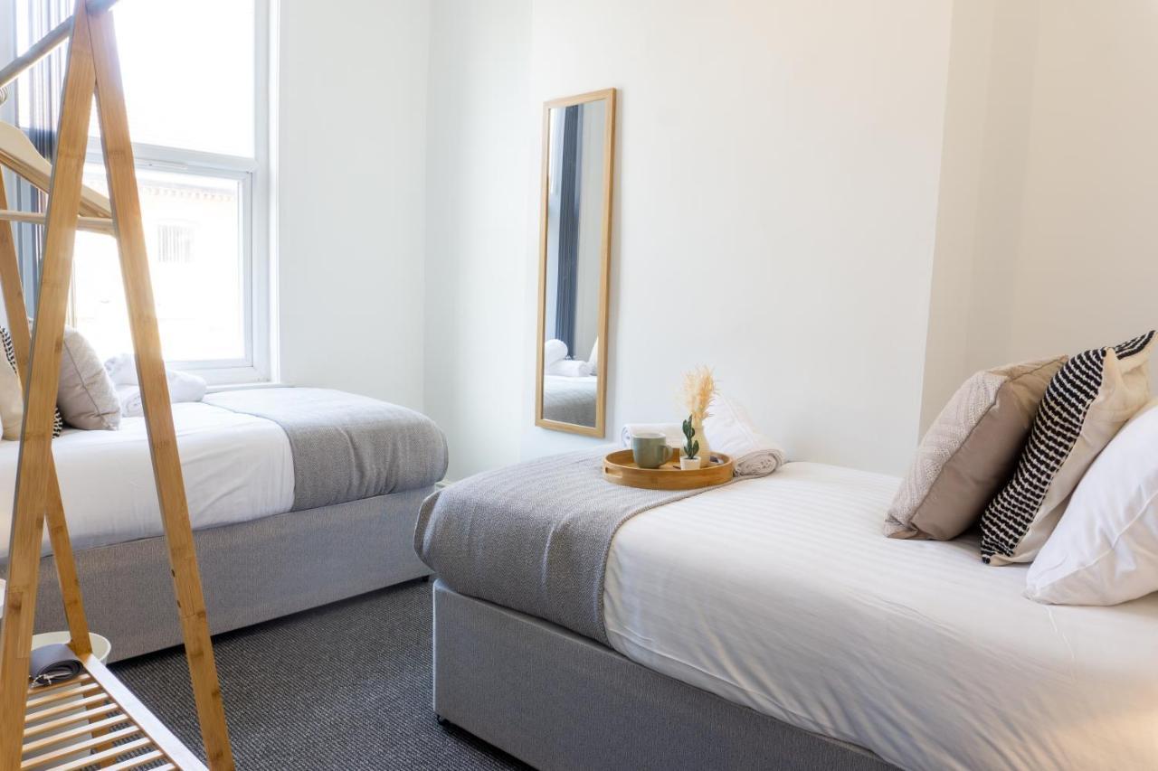 Holiday home Conningsby House - Air Host & - 6 Bedrooms In Anfield Liverpool