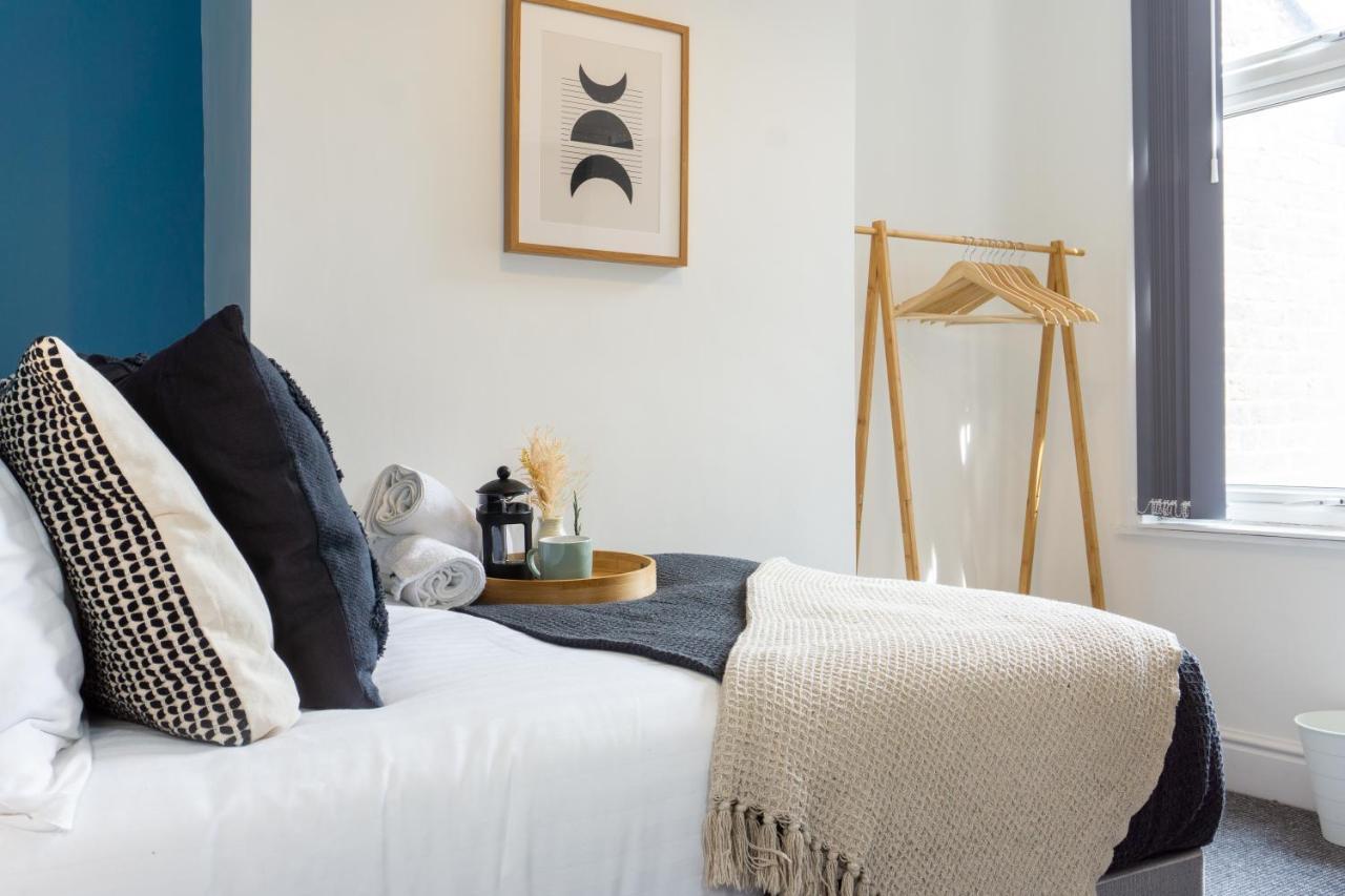 Holiday home Conningsby House - Air Host & - 6 Bedrooms In Anfield *