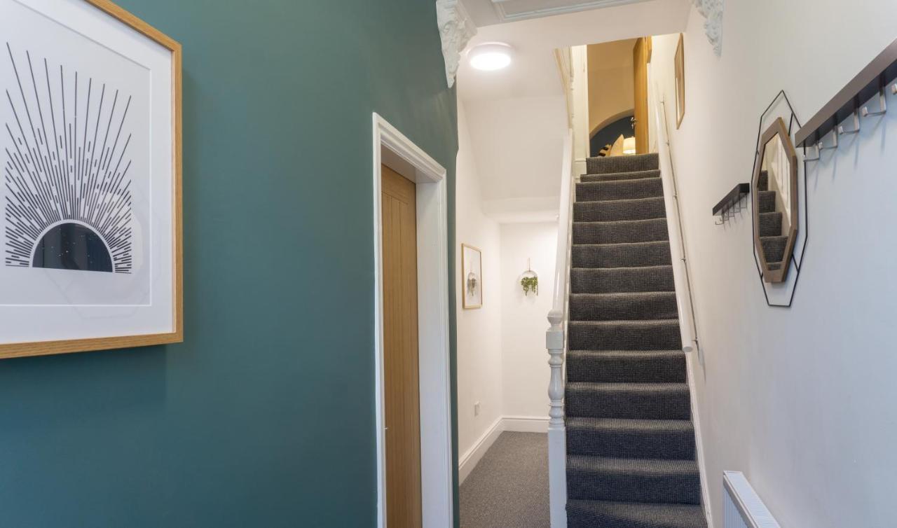 Conningsby House - Air Host & - 6 Bedrooms In Anfield