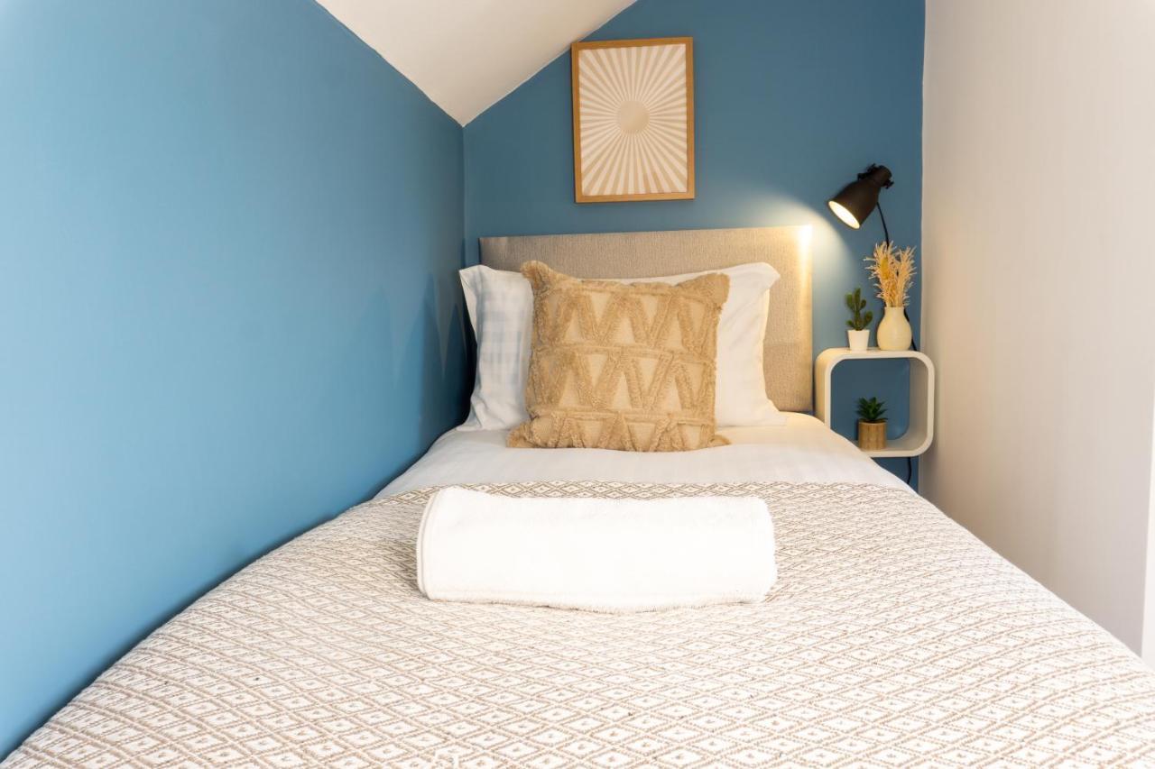 Holiday home Conningsby House - Air Host & - 6 Bedrooms In Anfield Liverpool