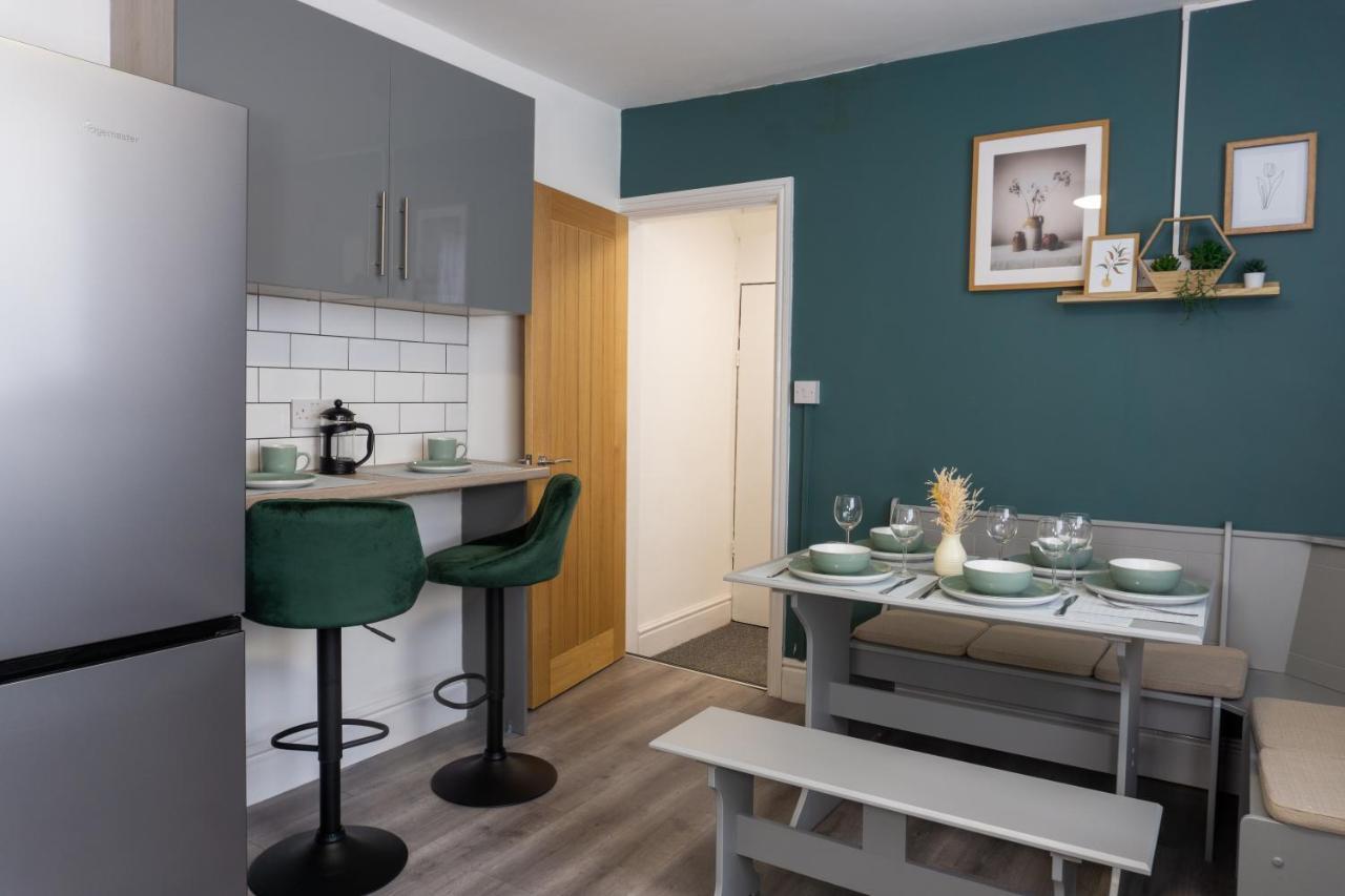 Conningsby House - Air Host & - 6 Bedrooms In Anfield