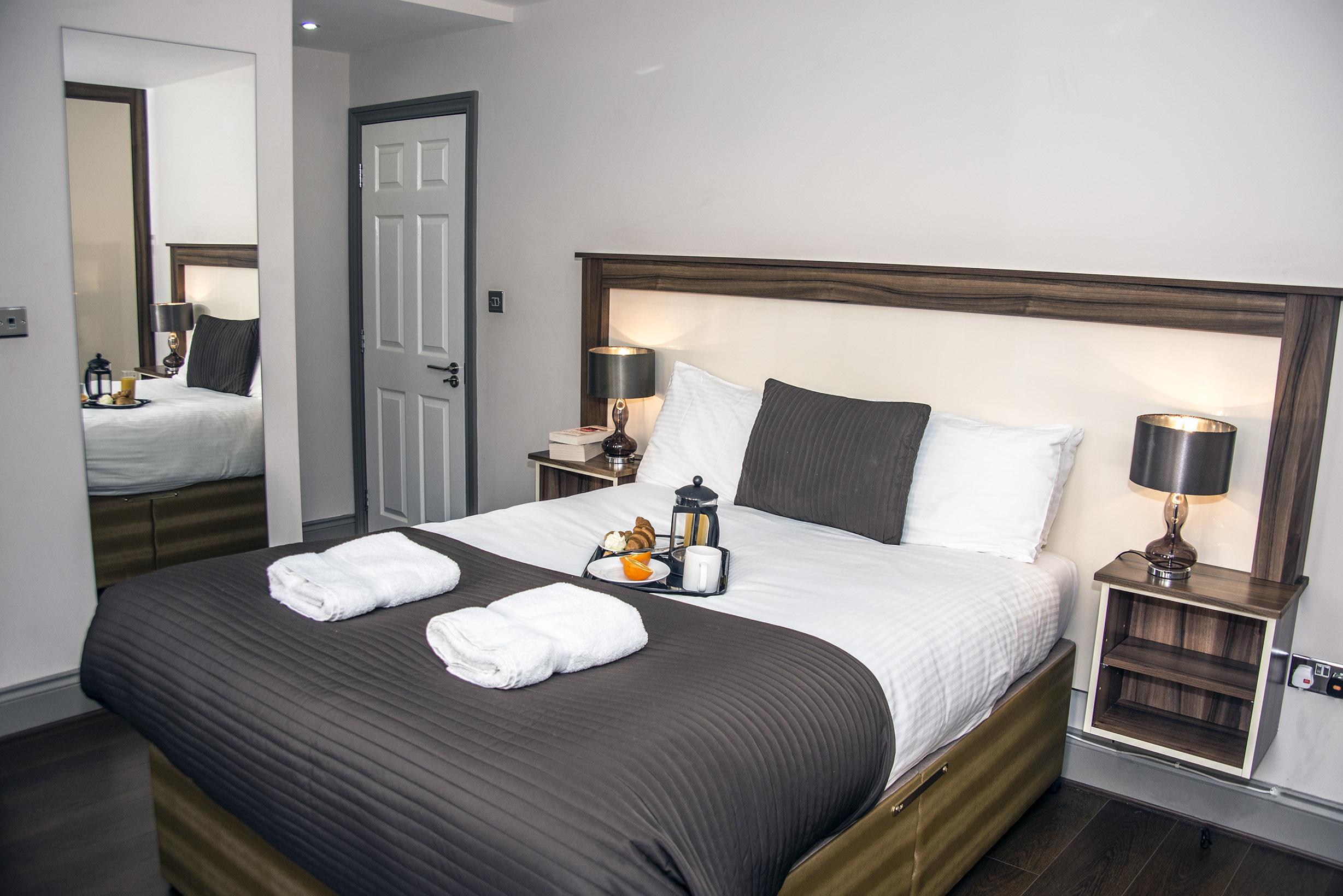 Base Serviced - Sir Thomas Street * Liverpool
