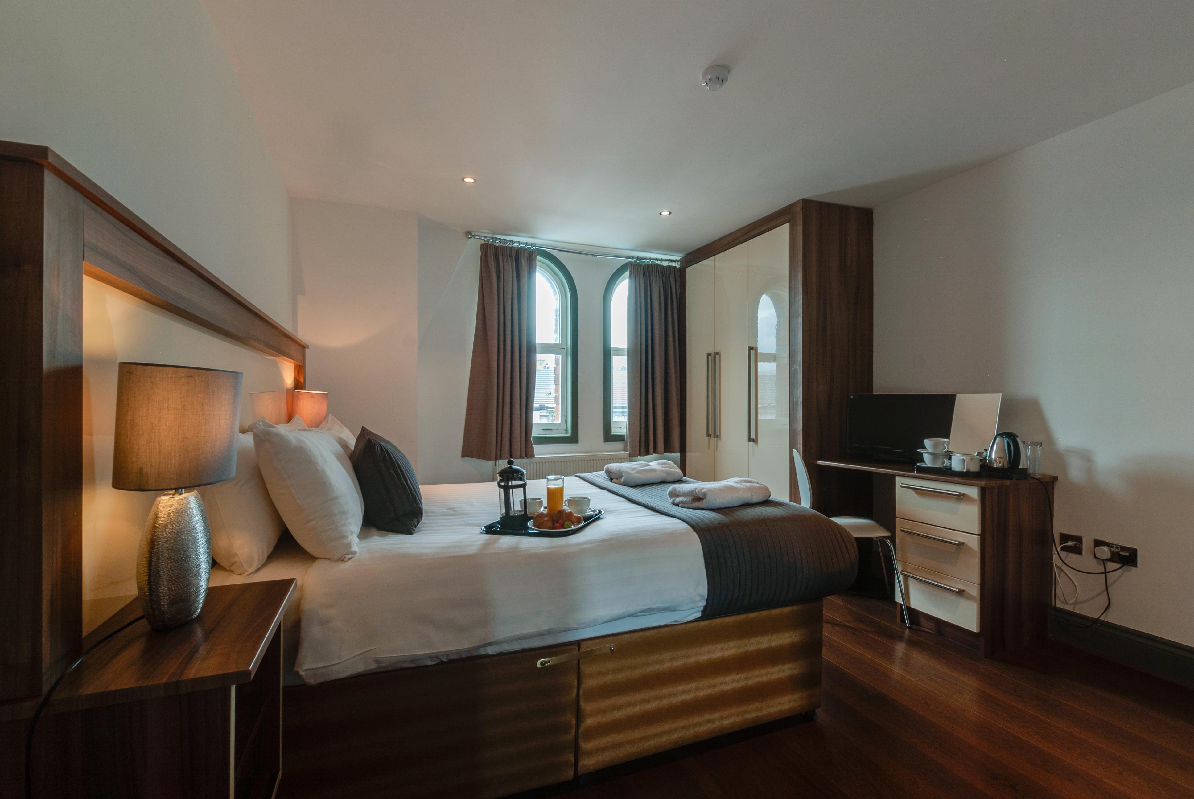 Base Serviced - Sir Thomas Street Apartment *