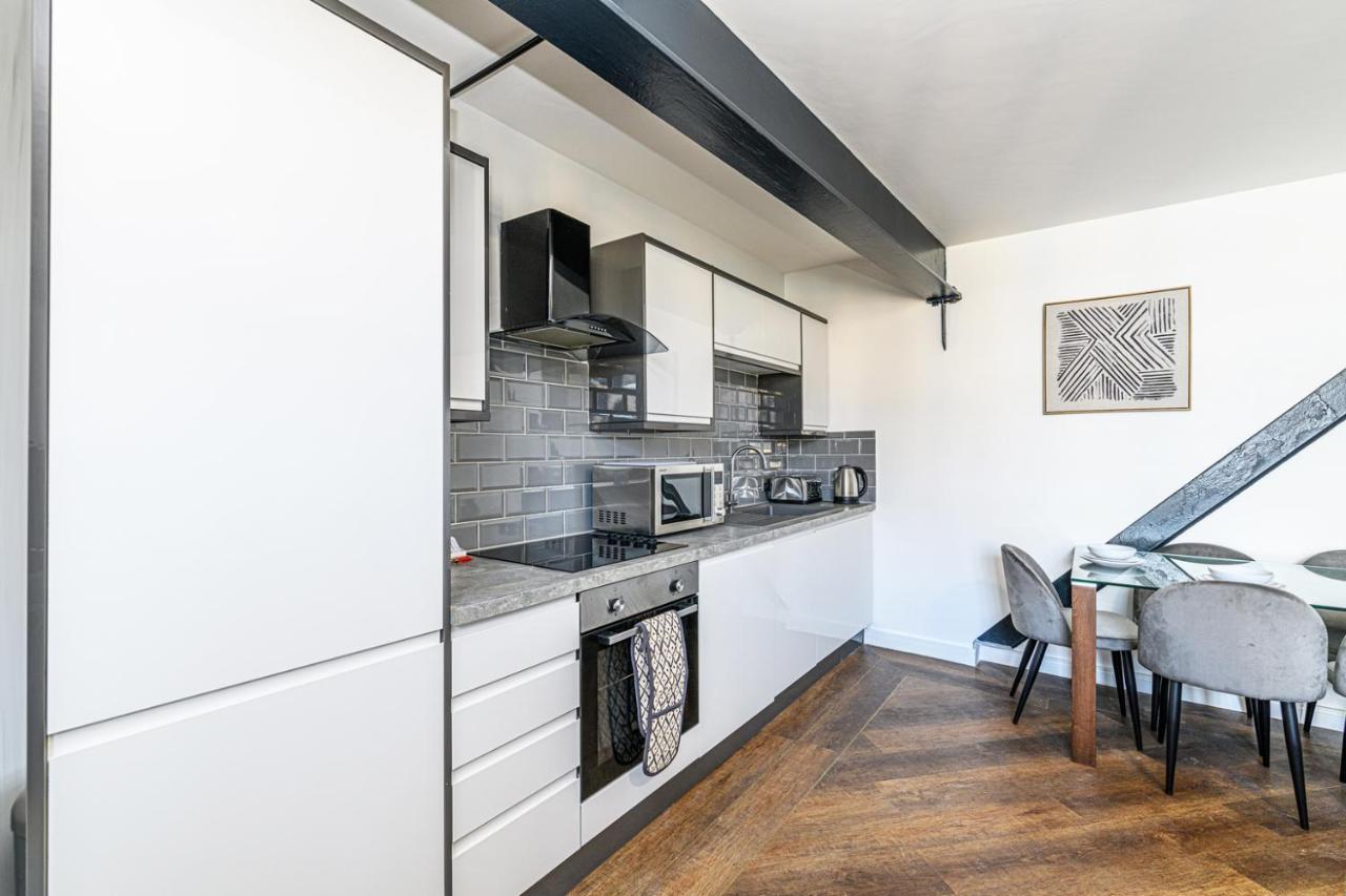 Walton Building Apartment
