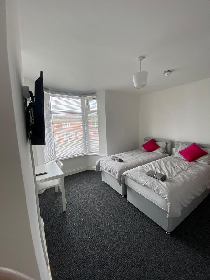 174 Boaler Street * Liverpool