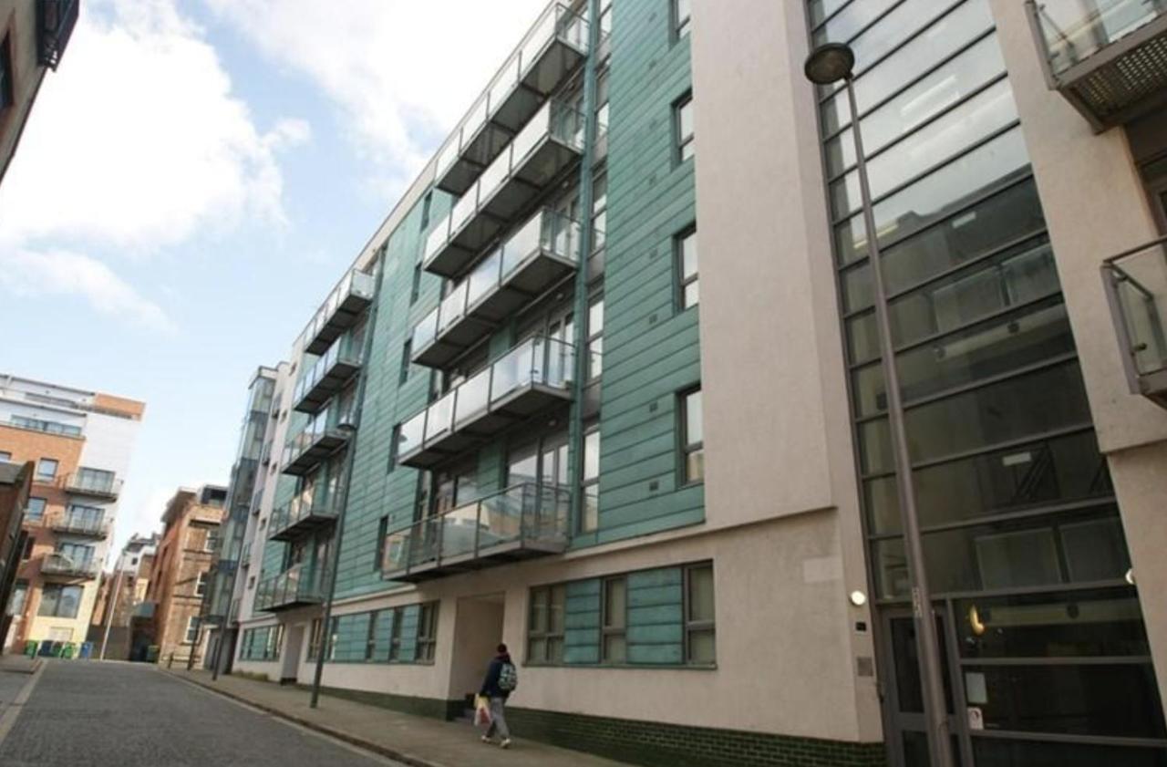 2 Bedroom Free Parking By Concert Square Sleeps 8 Apartment *