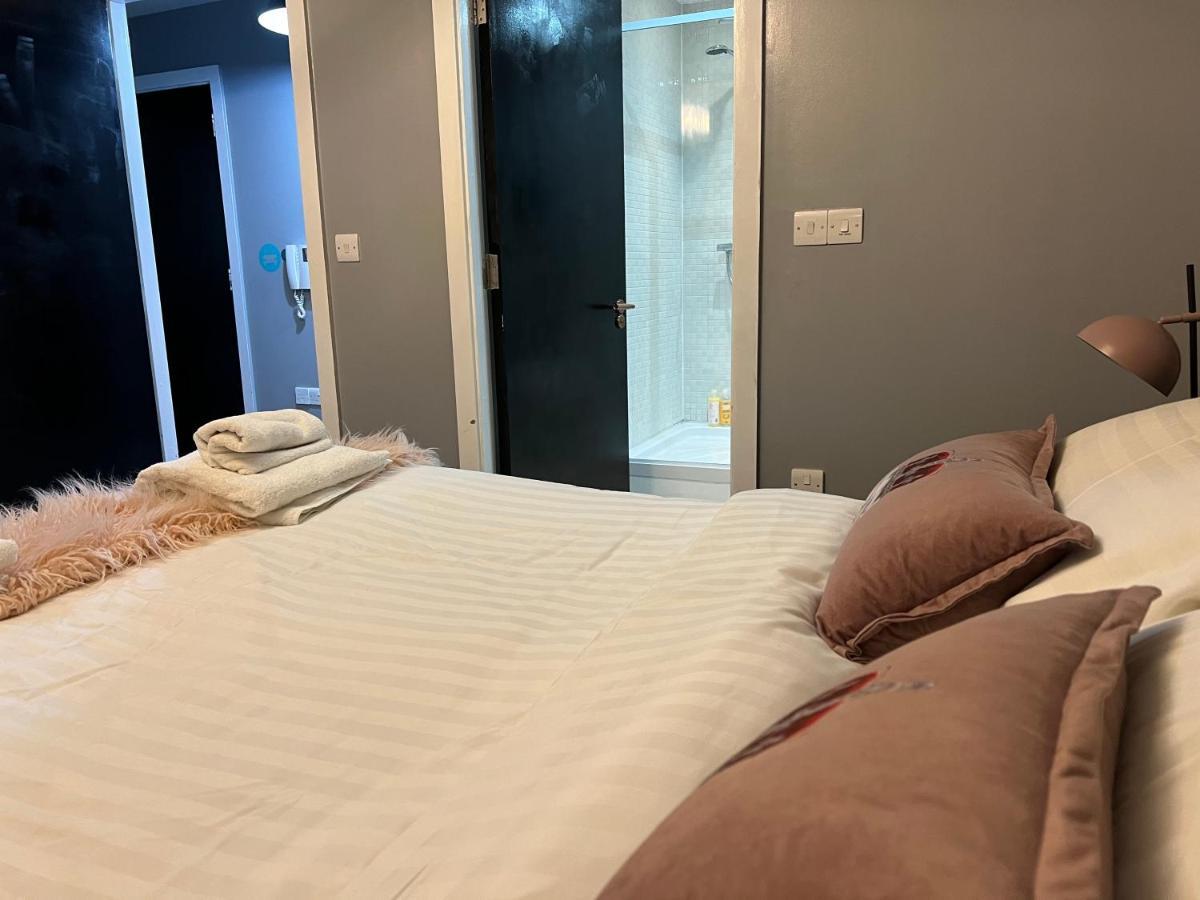 2 Bedroom Free Parking By Concert Square Sleeps 8 Liverpool