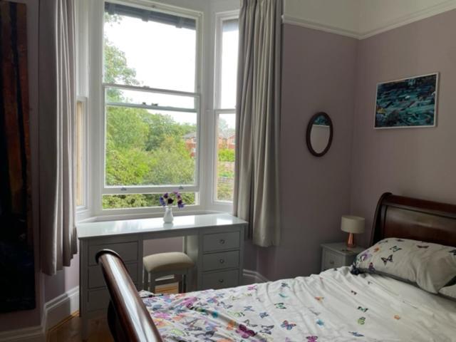 Airy Sefton Park Apartment Liverpool