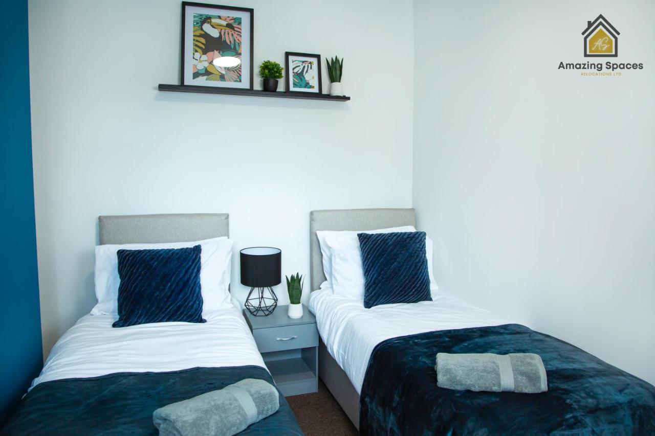 Spacious 3 Bed Centre House For Large Groups And Contractors With Free Wifi By Amazing Spaces Relocations Ltd Apartment